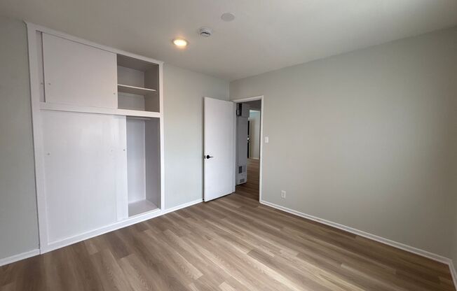 2 beds, 1 bath, 995 sqft, $1,898, Unit 09