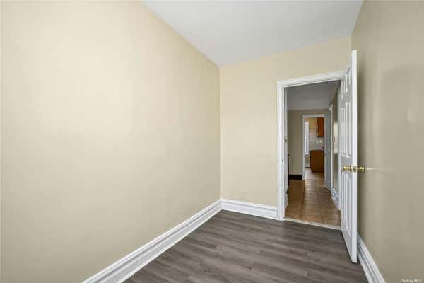 2 beds, 1 bath, 700 sqft, $2,700