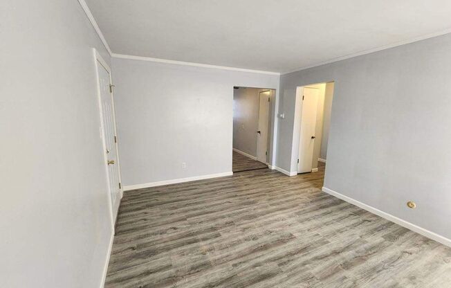 2 beds, 1 bath, $1,000, Unit Unit 4