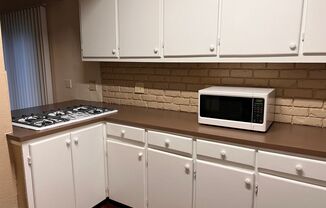 3 beds, 1 bath, $1,050