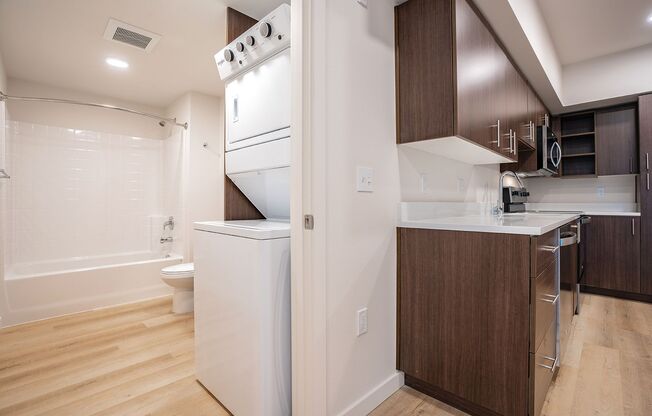 2 beds, 1 bath, 641 sqft, $1,875, Unit 817