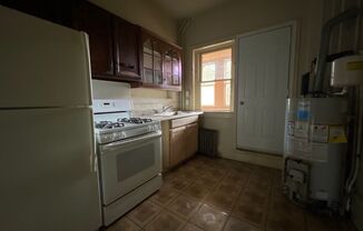 2 beds, 1 bath, 860 sqft, $1,050, Unit 266 E Walnut - Unit 2