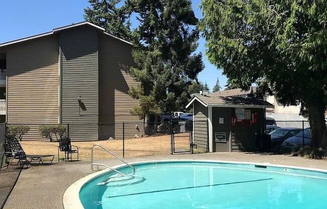 1 bed, 1 bath, 700 sqft, $1,295, Unit B - 202