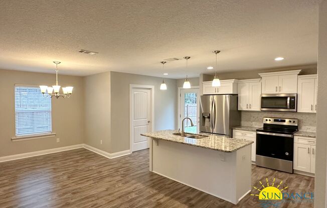 Beautiful like new Navarre home, call today!