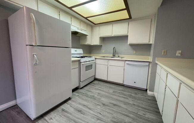 Nice Condo on the 2nd Floor with 2 Bedrooms