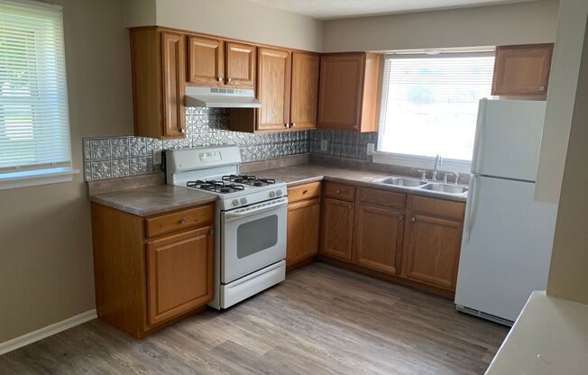 2 beds, 1 bath, 900 sqft, $950