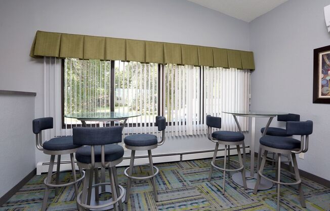 2 beds, 1 bath, 956 sqft, $1,450, Unit 7820-106