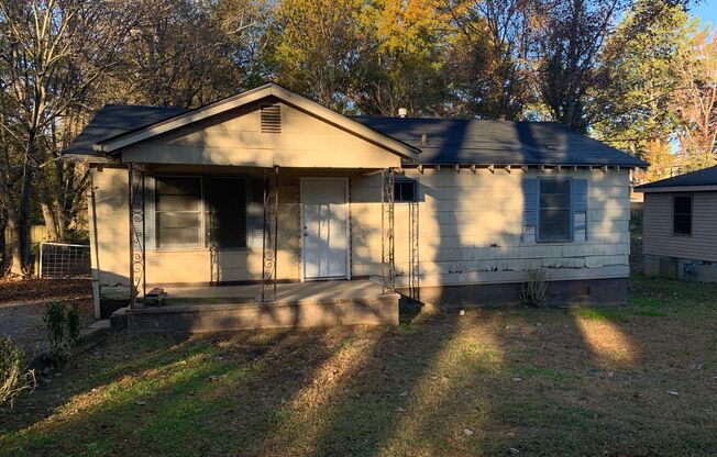 3 Bedrooms, 1 Bathroom - West Rome House
