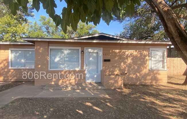 3 beds, 1 bath, $1,095