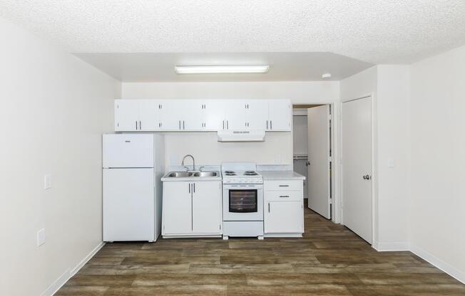 Studio, 1 bath, 327 sqft, $695