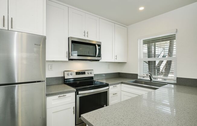 2275 Grand Ave