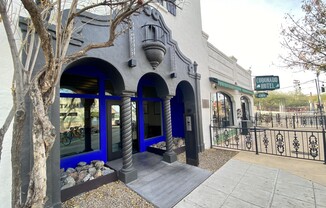 402 E 9th Street