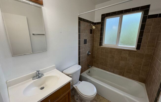 2 beds, 1 bath, $1,095