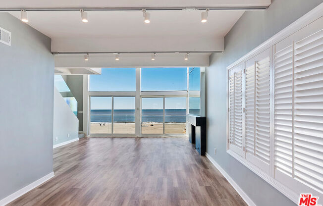 1 Driftwood St