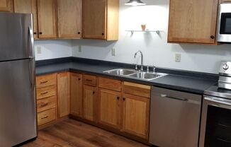 2 beds, 1 bath, $1,150, Unit B