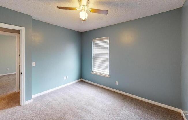 3 beds, 2 baths, 2,043 sqft, $1,700