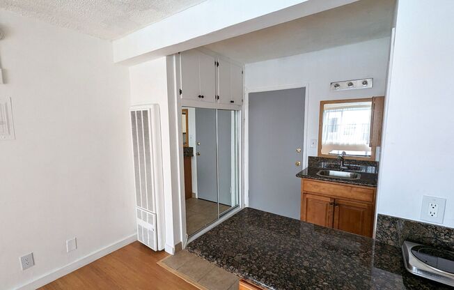 Studio, 1 bath, 263 sqft, $1,249, Unit 107