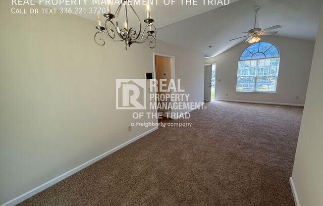 8 FRANKLINWOOD DR