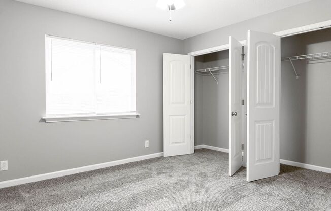 2 beds, 1 bath, 812 sqft, $905, Unit K-5