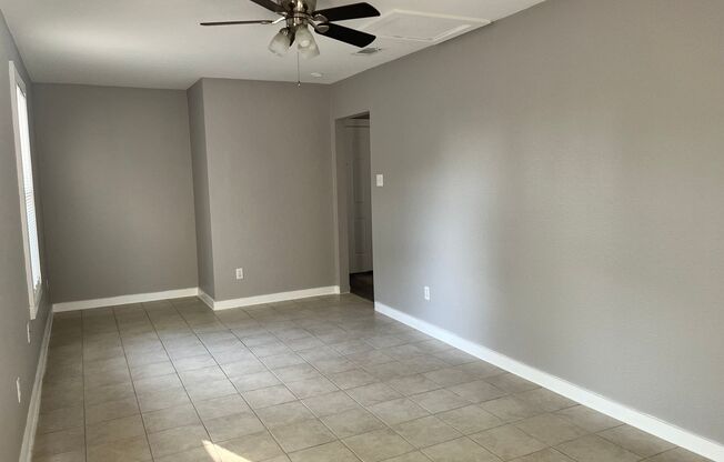 102 W AUSTIN ST