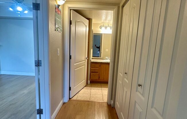 1 bed, 1 bath, $1,100, Unit # 1176