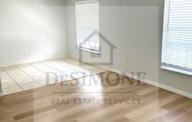 2 beds, 1 bath, 782 sqft, $1,299, Unit R-20