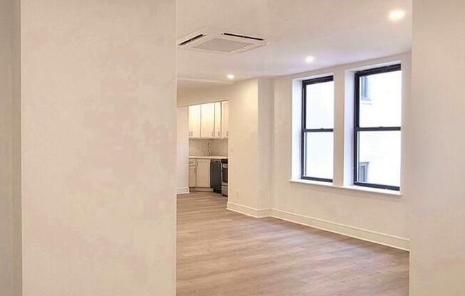 2 beds, 2 baths, $6,850, Unit 14R