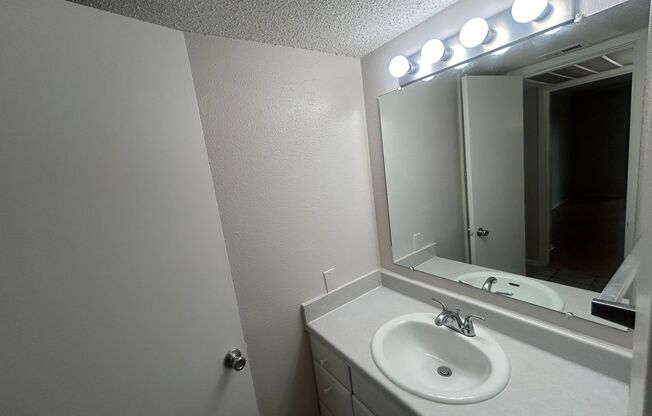 1 bed, 1 bath, 750 sqft, $1,145, Unit ABB-1-305