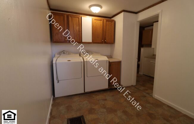 1 bed, 1 bath, 600 sqft, $795, Unit 320 Brandriff st #1