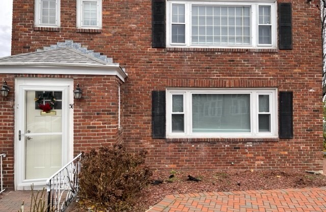 36 HILLCREST CIR