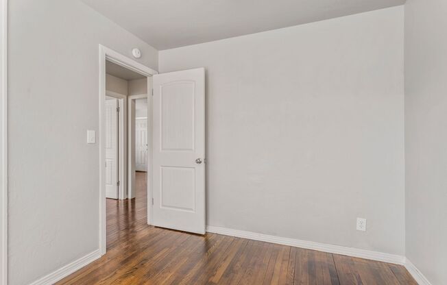2 beds, 1 bath, 750 sqft, $1,050, Unit 1221-9