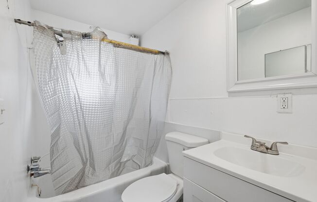 1 bed, 1 bath, 300 sqft, $800, Unit 1109 N Scott Avenue #7