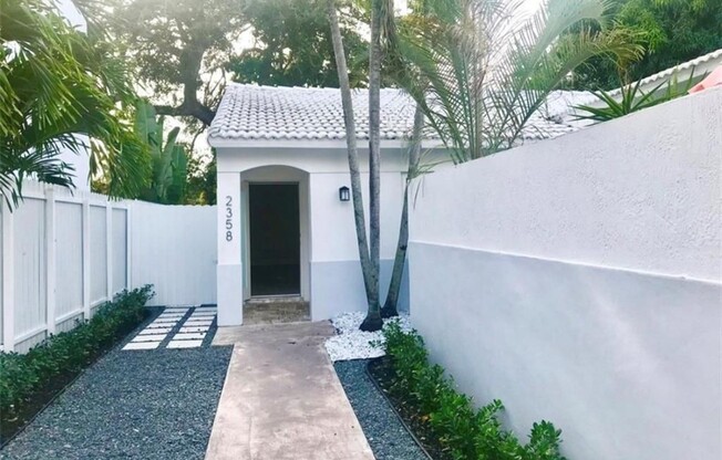 2358 SW 16 AVE