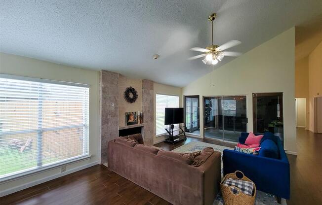 2914 WAYPARK DR