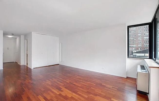Studio, 1 bath, 550 sqft, $3,650, Unit 4D