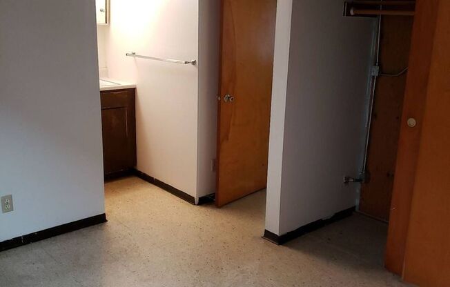 1 bed, 1 bath, 420 sqft, $585, Unit 82511