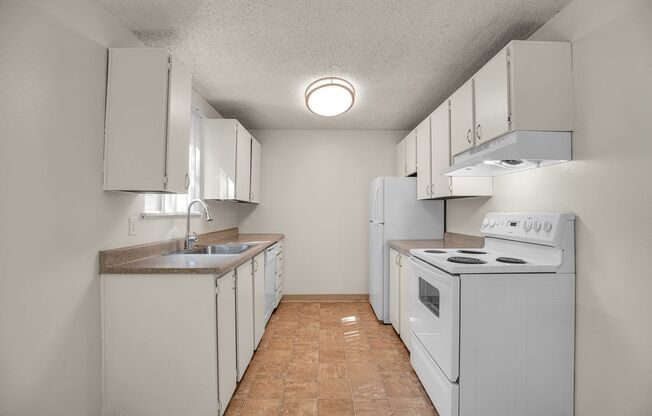 #165 RIVERVIEW APARTMENTS