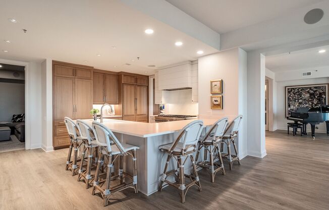 3 beds, 3.5 baths, $10,000, Unit Units 1005-1006