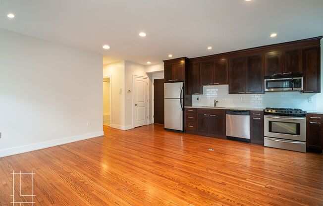 2 beds, 2 baths, $1,800, Unit 19 W. 1st Ave Apt. 201