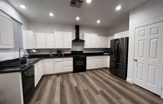 Beautiful 4 Bedroom 2 Bathroom Pool House in South West