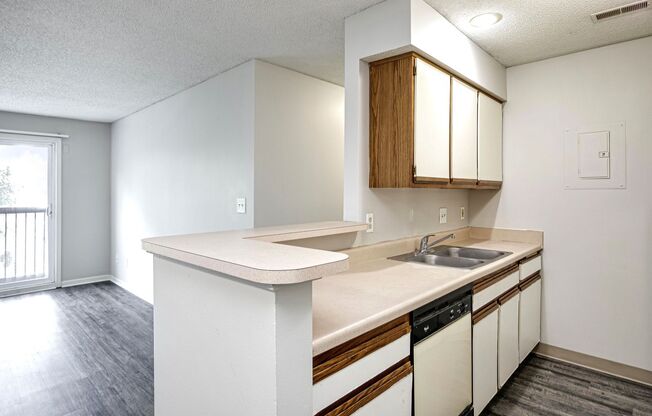1 bed, 1 bath, 650 sqft, $825, Unit 222