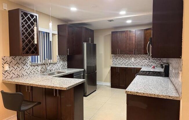 4011 SW 28th St # 4011, West Park, FL 33023