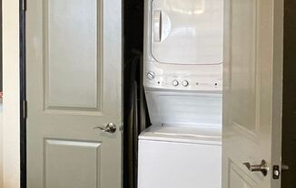 2 beds, 2 baths, 728 sqft, $1,625, Unit 201