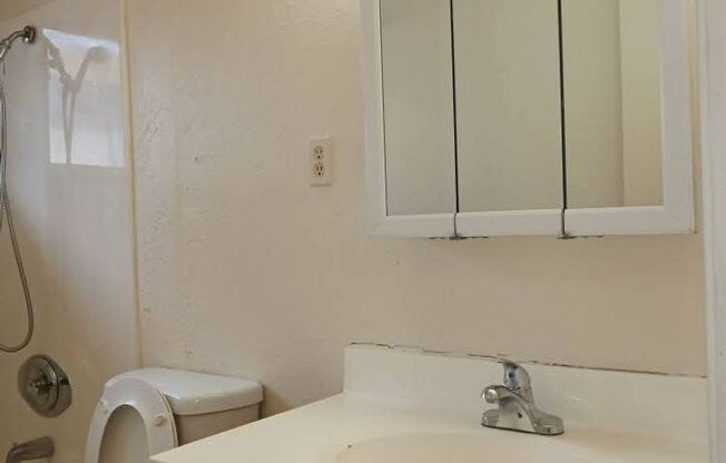 3 beds, 1 bath, $1,995