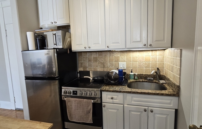 1 bed, 1 bath, 459 sqft, $3,100, Unit 10C