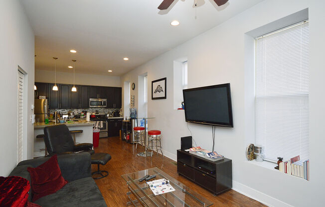 1501 W Superior St