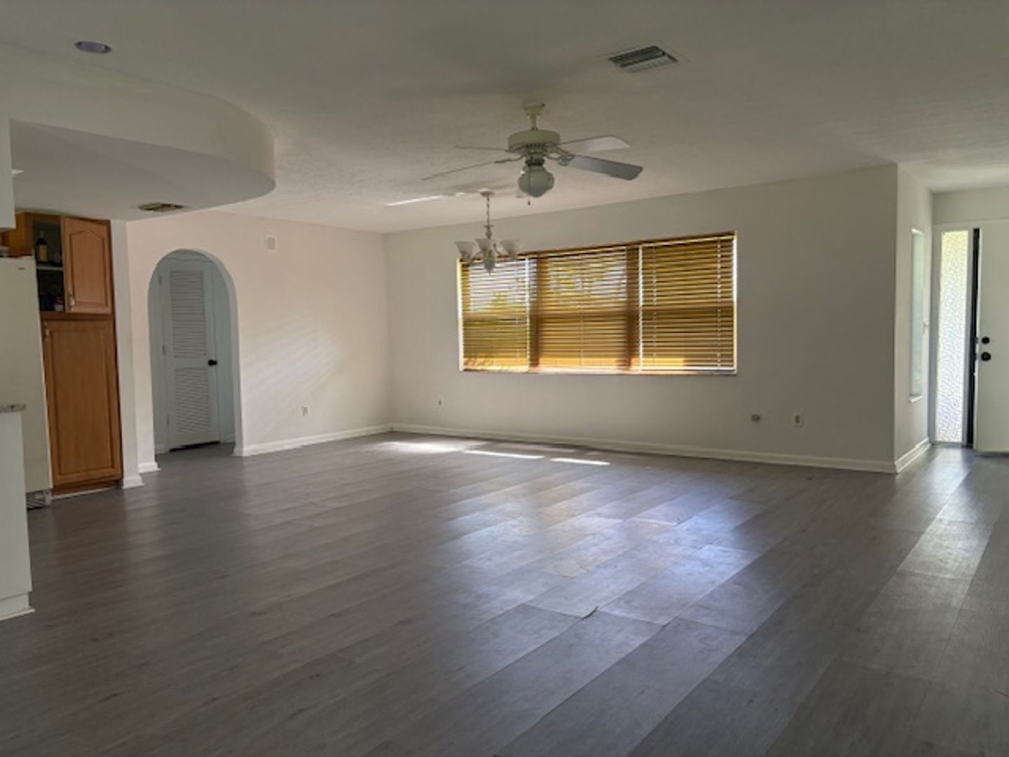 Charming 2-Bedroom Home in Prime Cape Coral Location