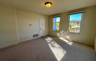 1 bed, 1 bath, 725 sqft, $2,750, Unit B-T/L