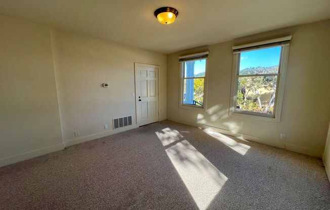 1 bed, 1 bath, 725 sqft, $2,750, Unit B-T/L