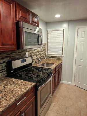 1 bed, 1 bath, 400 sqft, $2,100